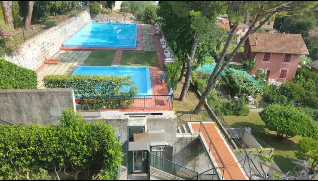 Camera Privata Nell'Appartamento In Zona Residenziale Con 2 Piscine 拉帕洛 外观 照片
