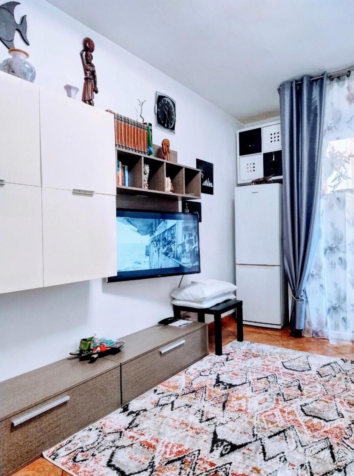 Camera Privata Nell'Appartamento In Zona Residenziale Con 2 Piscine 拉帕洛 外观 照片